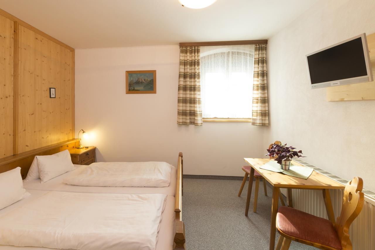 Отель Pension Rega Sankt Wolfgang im Salzkammergut Экстерьер фото